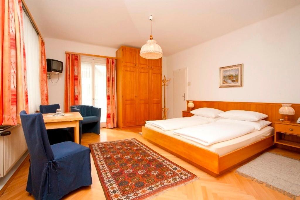 Hotel Velden Bacherlwirt Velden am Wörthersee Стая снимка