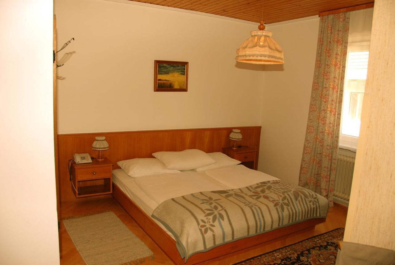 Hotel Velden Bacherlwirt Velden am Wörthersee Стая снимка